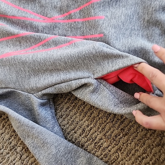 Girls Nike Dri-Fit Hooded Sweatshirt Gray/Pink - Picture 3 of 8